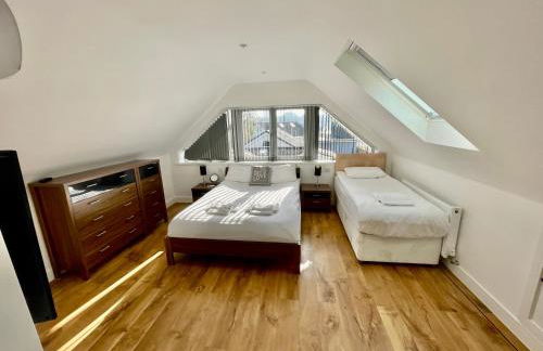 Four Corners Holiday Home with Hot Tub & Sauna - Photo 59