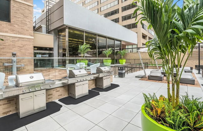 Walkable DC View Apartments - Photo 1