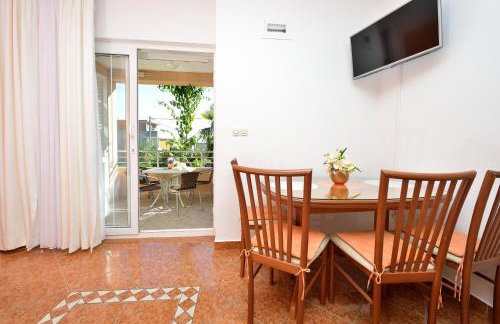 Villa Zdenka with heated pool - Photo 42