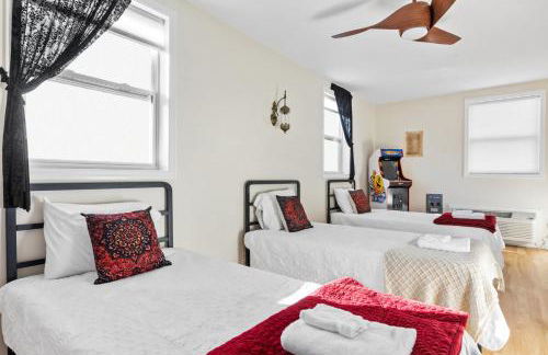 Bombastic Home - Steps to Beach - GameRm - Hot Tub - Pet Friendly - Foto 24