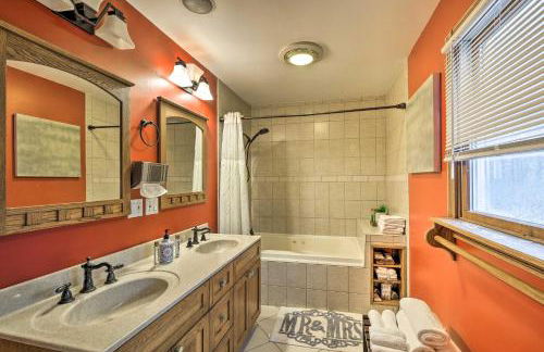 Stylish Suburban Getaway, 10 Miles to Royal Mtn! - Foto 16