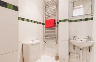 5 Bedroom House with Sea Views - Photo 33