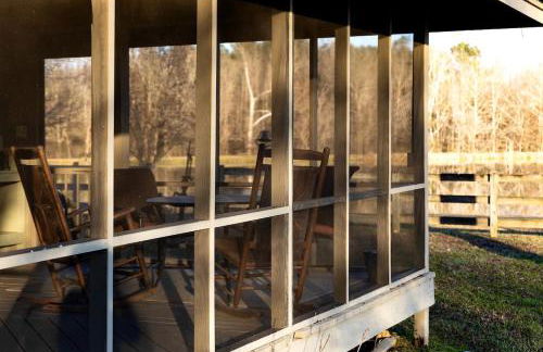 Kid and Pet-Friendly Lake Glamping in Tupelo, Mississippi - Foto 8