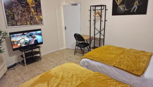 NightRest Homes 5 minutes to Luton Airport -Wifi - Free Parking -Luton - Foto 3