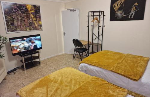 NightRest Homes 5 minutes to Luton Airport -Wifi - Free Parking -Luton - Foto 4