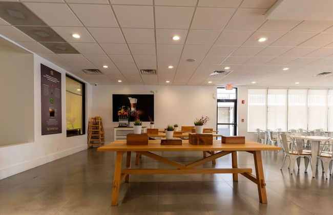 Entire Studio With Free Shuttle to Disney - Foto 13