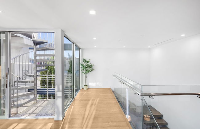 Lindenhurst - Photo 30