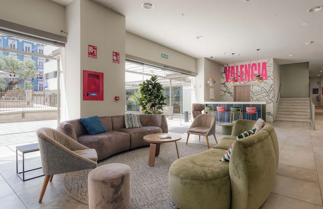 Livensa Living Studios Valencia Marina Real - Photo 2