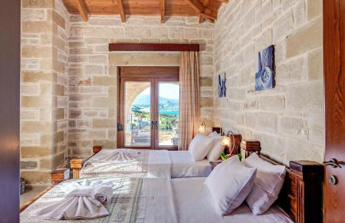 Hectoras Villa in Plaka BY APOKORONAS-VILLAS - Photo 39