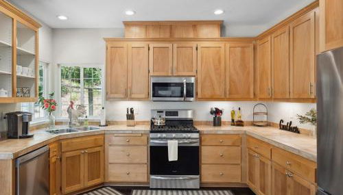 Serene and Stylish 3BD 2,5BA House Near Wineries - Foto 2, stove, dishwasher