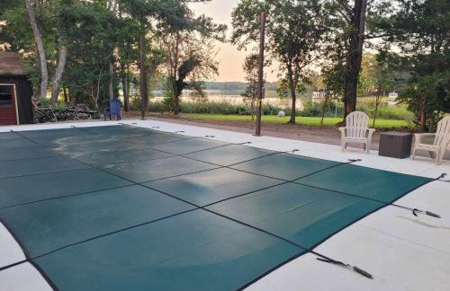 Spacious 4BR Home w Pool • Family Friendly - Foto 17