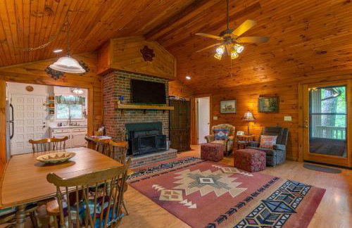 Bucky's Hideaway - Photo 5