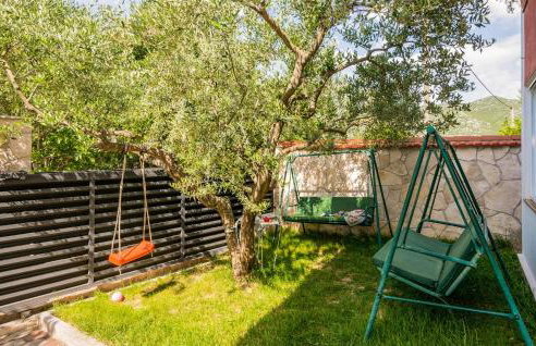 2 Bedroom Stunning Home In Desne - Foto 7