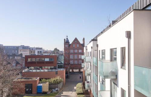 Luxury 2-bed Flat, Parking Near Tube and Emirates - Foto 38