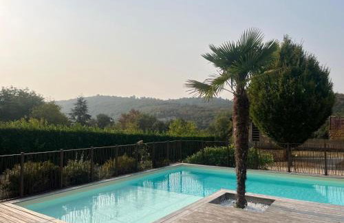Vue sur la vallee - Maison pour 10 - Piscine - Foto 1