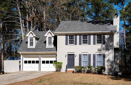 4BR Cozy Family Retreat Near Mall of GA, Near Lake Lanier - Sleeps 10 - Foto 14