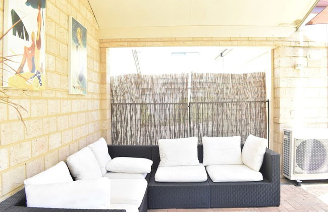 Comfortable 2 Bedroom With Serene Garden - Foto 12