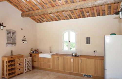 Villa in Provence with Infinity Pool - Foto 4