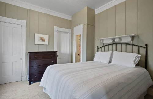 The Zinnia Victorian Charm with Mountain Views - Foto 16