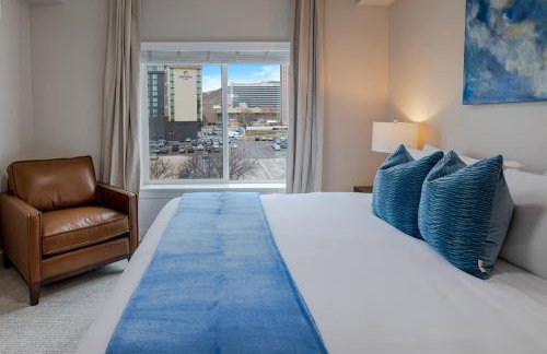 Convention Ctr Bespoke Beauty - 2BD Pool,Gym,Hot tub,Pkg - Foto 25