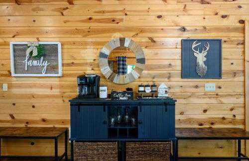 Hickory Bear - Cabin surrounded by pines, Sleeps 10, Hot Tub, Fire Pit, Arcade, Foosball Table & Deck Slide - Photo 17