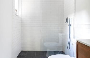 Private Cabin by River with Fireplace - Foto 18