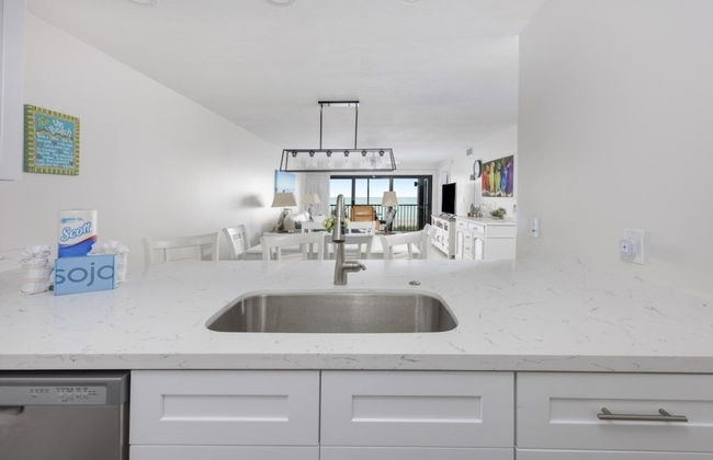 Pelicans Roost 304 2 Bedroom Condo by RedAwning - Photo 6