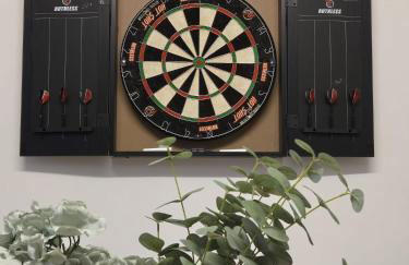 4-Bed Family House in Leeds with park view - Foto 33