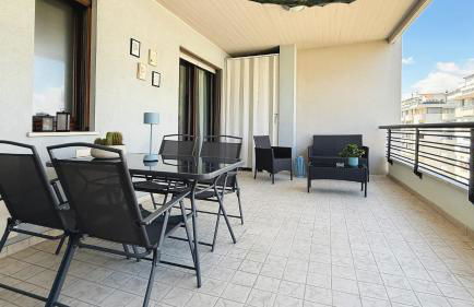 Light Blue House - Photo 10