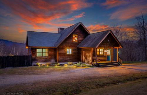 3 Mi to SR! Sleeps 25, Spacious, Hot Tub, Arcade! - Foto 56