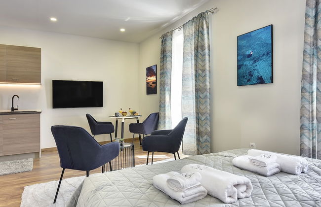 D&A Central Luxury Apartments - Photo 34