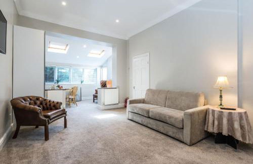 Stylish apartment 12 minutes by tube from Oxford Street free WIFI and Ac - Foto 8