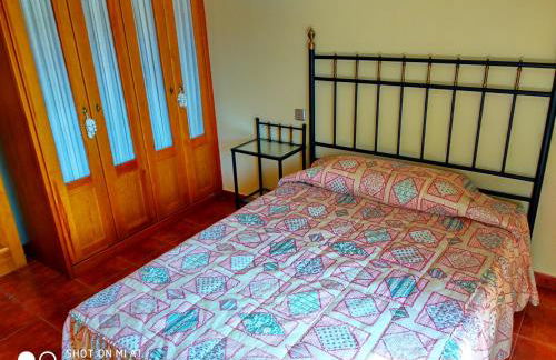 CASA AMPLIA CON JARDÍN Y APARCAMIENTO G-100147 - Foto 5