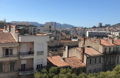 Très bel appartement T3 proche place Castellane avec vue et 2 chambres - Photo 26