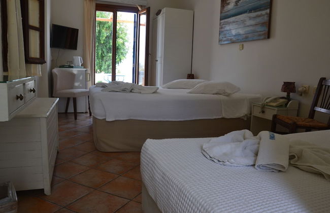 Alkyoni Beach Hotel - Photo 34
