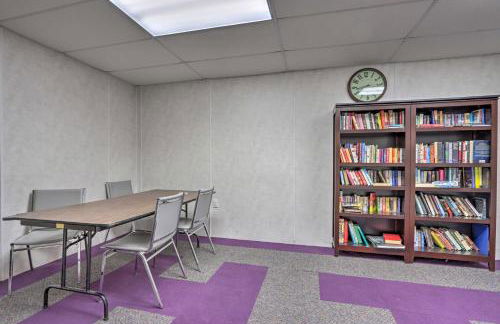 Pool Access and Boat Slip Lake Ozark Condo! - Foto 28