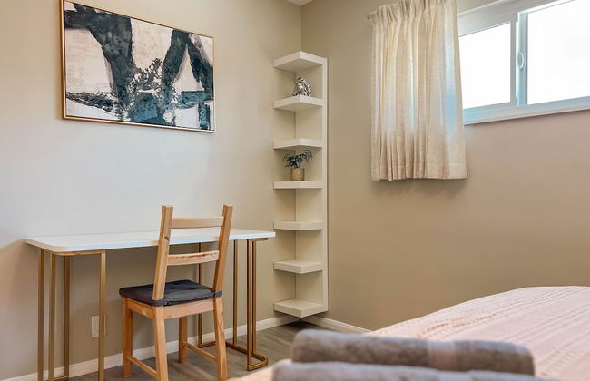 Modern Retreat With Spacious Yard Cozy Interiors - Foto 20