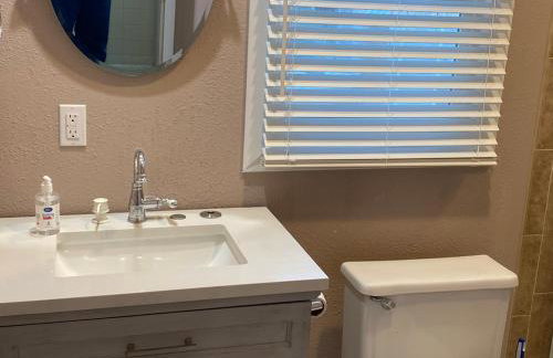 Quiet retreat, minutes from highway and downtown - Foto 5