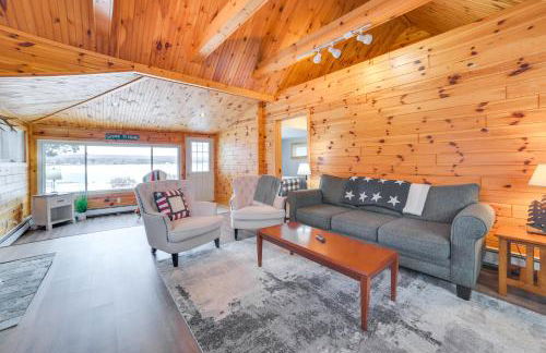 7 Mi to Nubs Nob Lakefront Abode with Fire Pit! - Foto 3