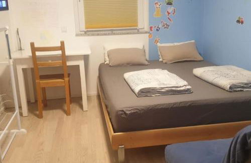 Bright by Trade Fair ICM 15 min direct to City Center 2-BedRoom full 2-BathRoom, free Parking, Balcony, Family and Business friendly - Foto 23