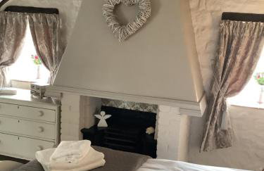 1A River Cottage, Baslow - Photo 10