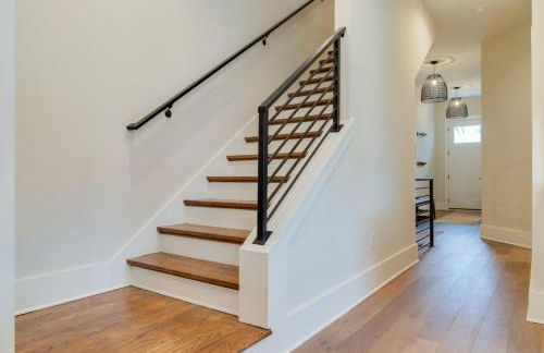 7BR Retreat, Rooftops, Garages, Walkable to Faves 5 Mins to Nissan Stadium, Less than 10 Mins to Broadway, 24 Hr Hospitality, Great for Groups - Foto 46