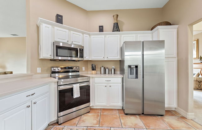 6 Bedroom Premium Home With Pool, Spa and Games Room #800 - Photo 4