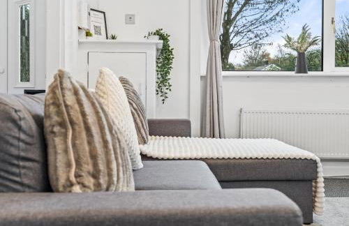 Crew Quarters - Your Ideal Stay in Bury - Photo 16