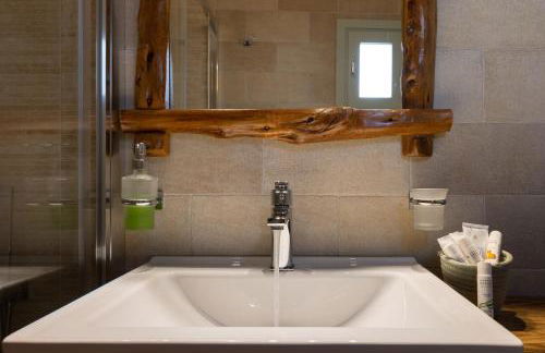 Monachofolitses - Photo 8