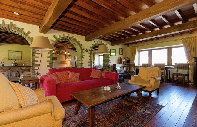 Cozy Holiday House near La Roche - Photo 13