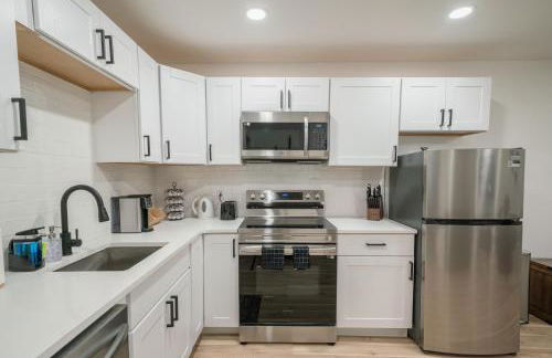 Cozy DT DFW Free Parking Pool Medical Dist - Foto 13