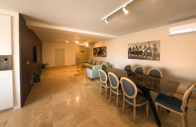 Comfortable Home With hot tub and Communal Pool - Foto 5