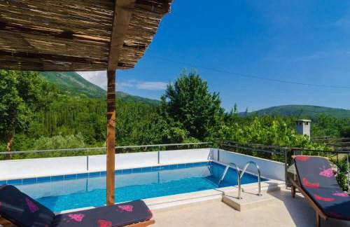 Villa Dalmatian Gem - Two-Bedroom Villa with Terrace and Swimming Pool - Photo 54
