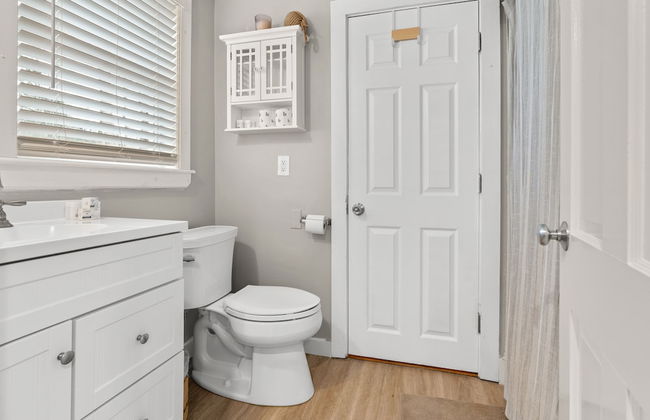 King St. Cottage - Photo 13